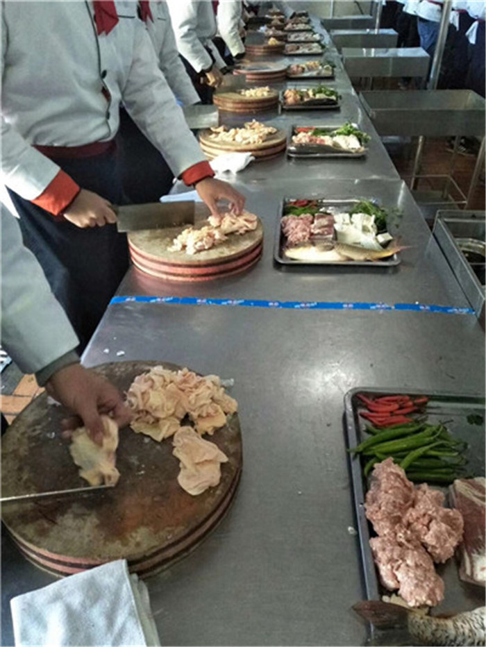 保定雄县厨师烹饪培训技校排名附近厨师技校报名电话