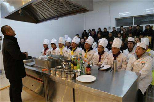 保定涿州厨师烹饪学校招生电话学厨师烹饪一般都去哪里