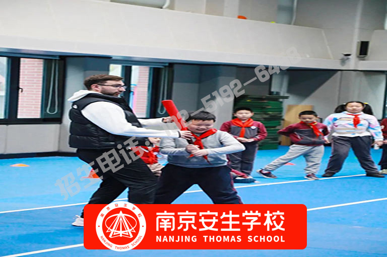 天津模范小学校服图片